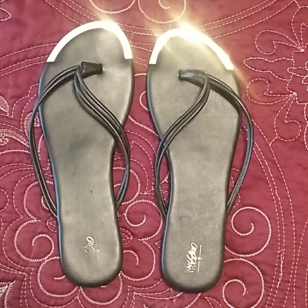 Mossimo black sandals with gold toe accent